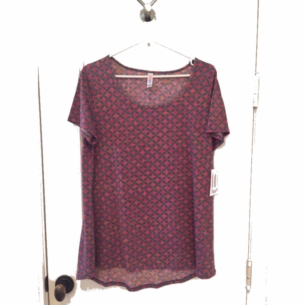 ⛱️LuLaRoe - Navy Red-Orange Geometric Classic T - OS